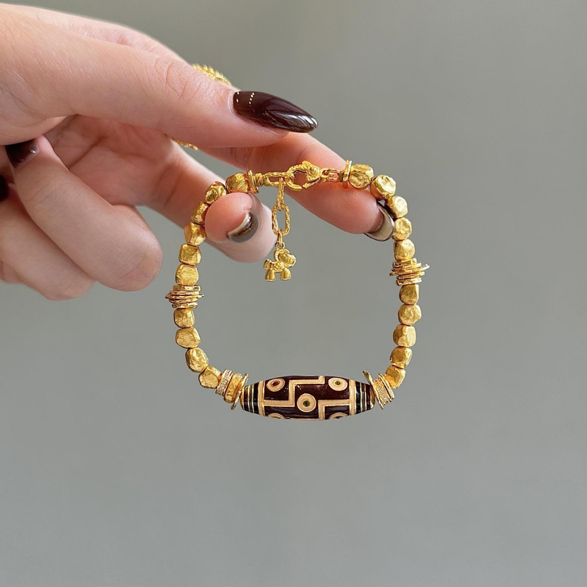 One-Eye Dzi Bead Bracelet · Tibetan Buddhist Sacred Stone · Vintage Ethnic Luxury Bracelet - One-Eye Dzi Bead Bracelet · Tibetan Buddhist Sacred Stone · Vintage Ethnic Luxury Bracelet